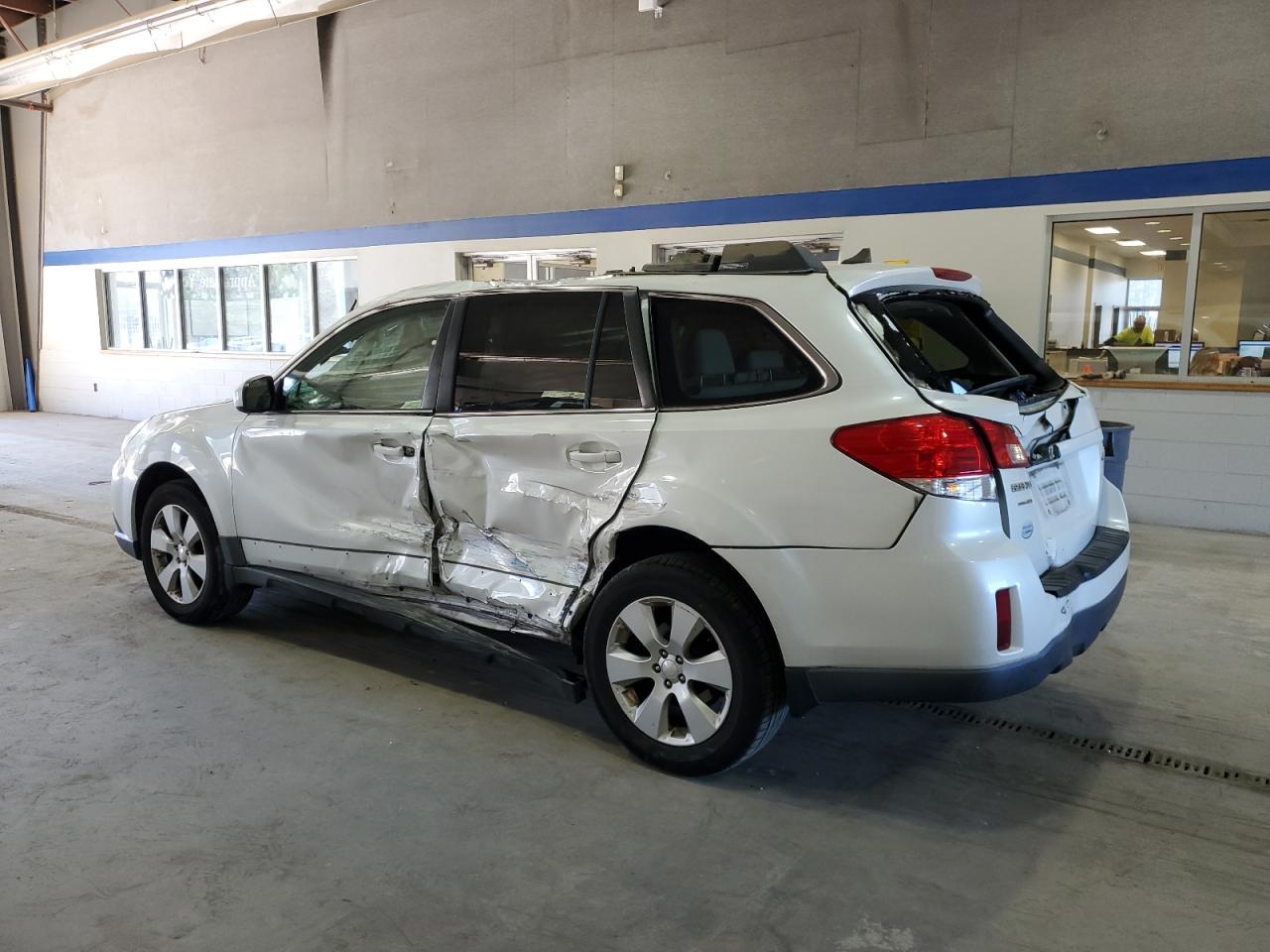 2011 Subaru Outback 2.5I Limited - Фото 2