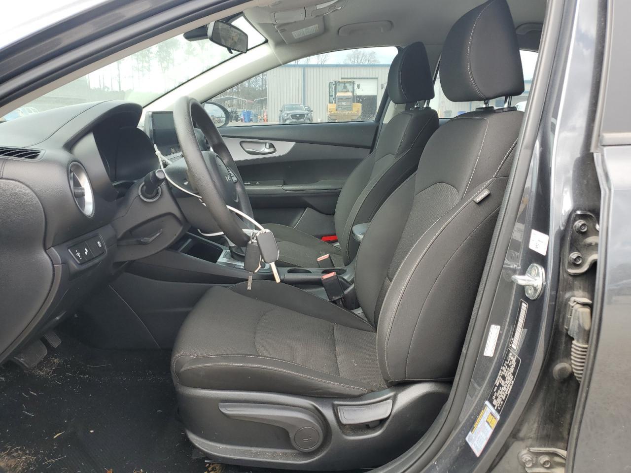 2022 Kia Forte Fe - Image 7