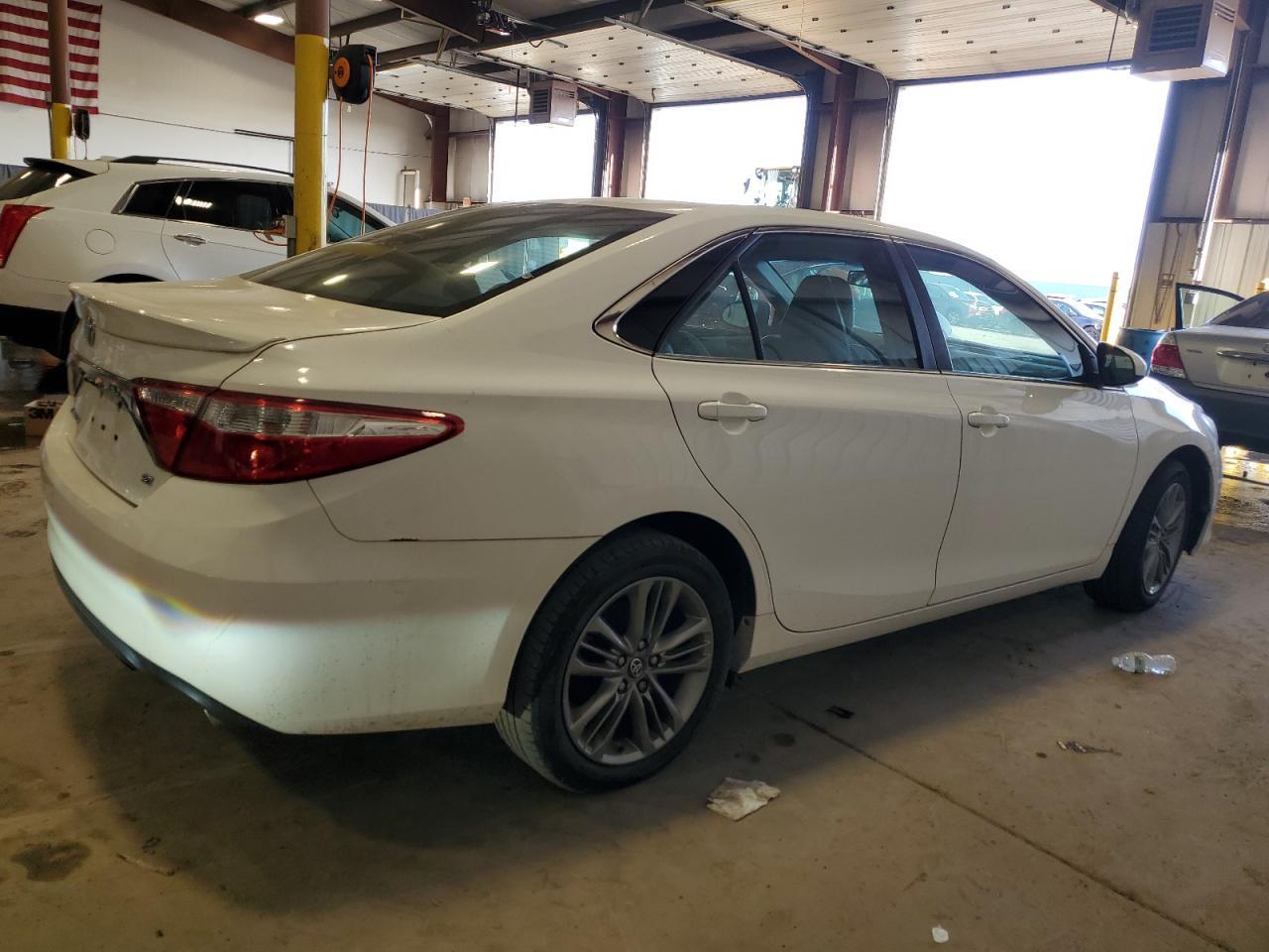 2016 Toyota Camry Le - Image 3
