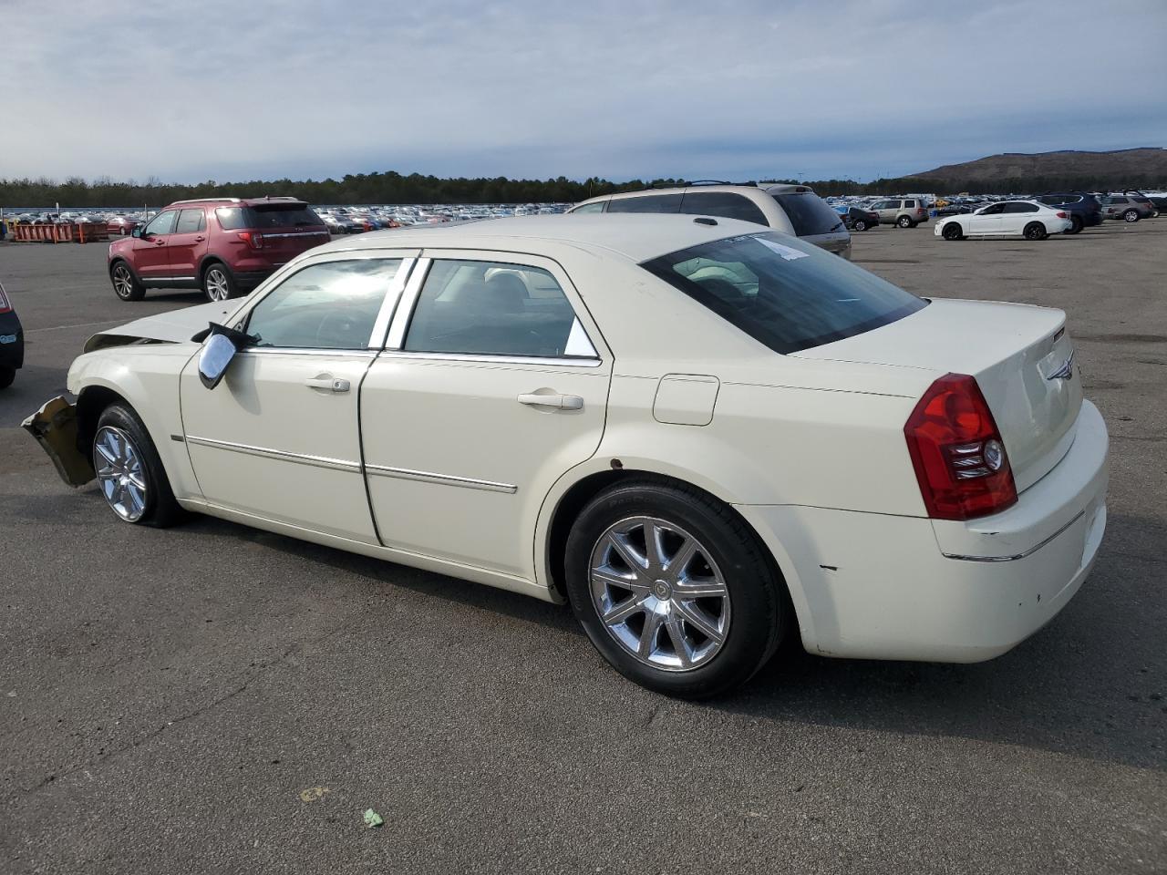 2009 Chrysler 300 Touring - Фото 2
