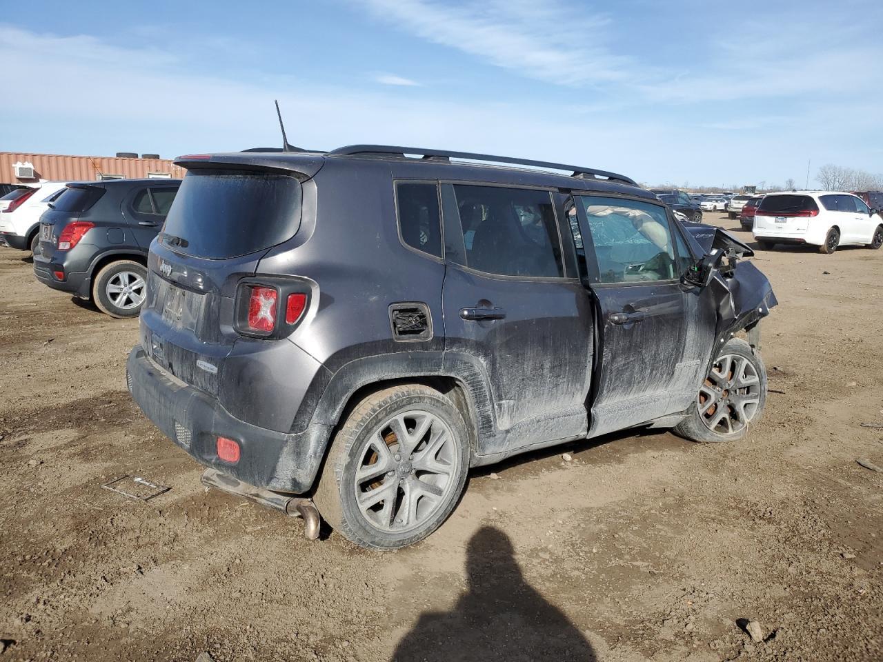 2018 Jeep Renegade Latitude - Image 3