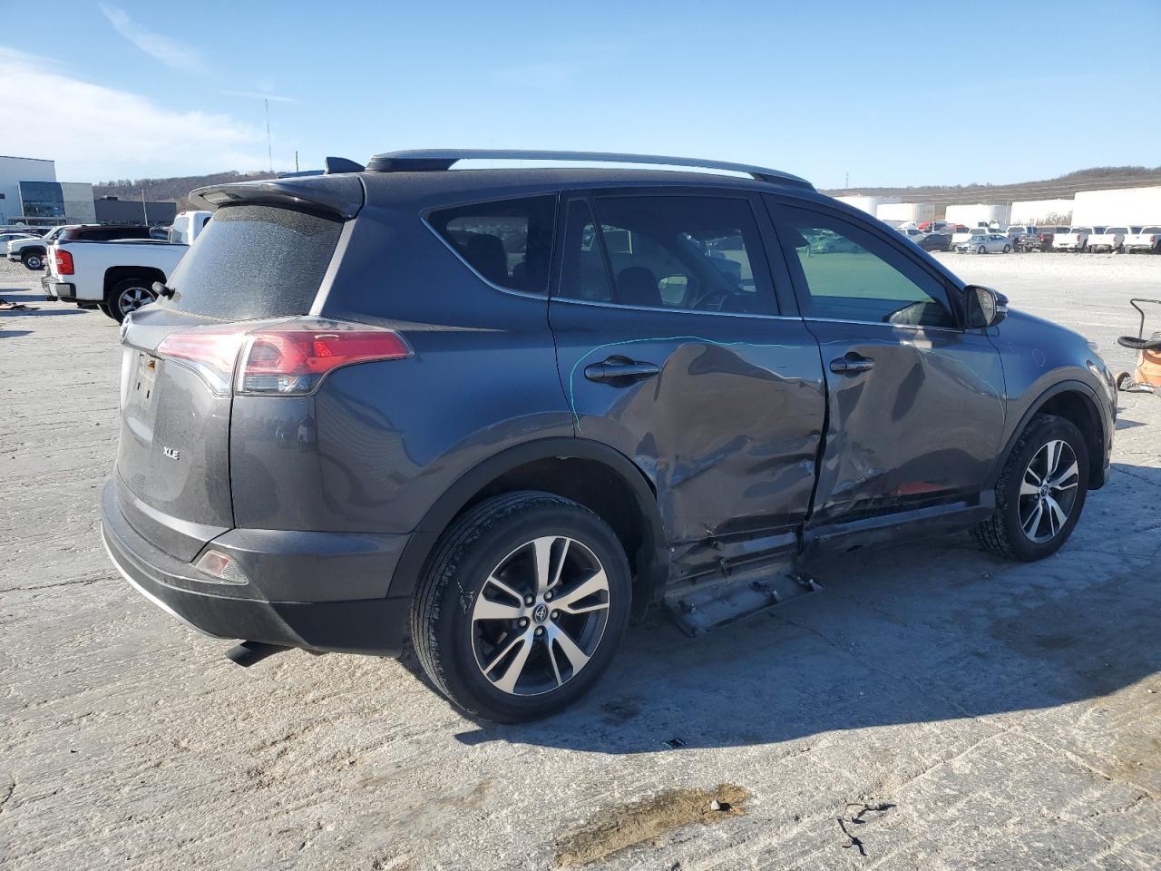 2017 Toyota Rav4 Xle - Фото 3