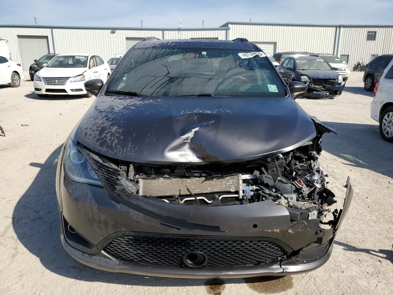 2020 Chrysler Pacifica Limited - Image 5
