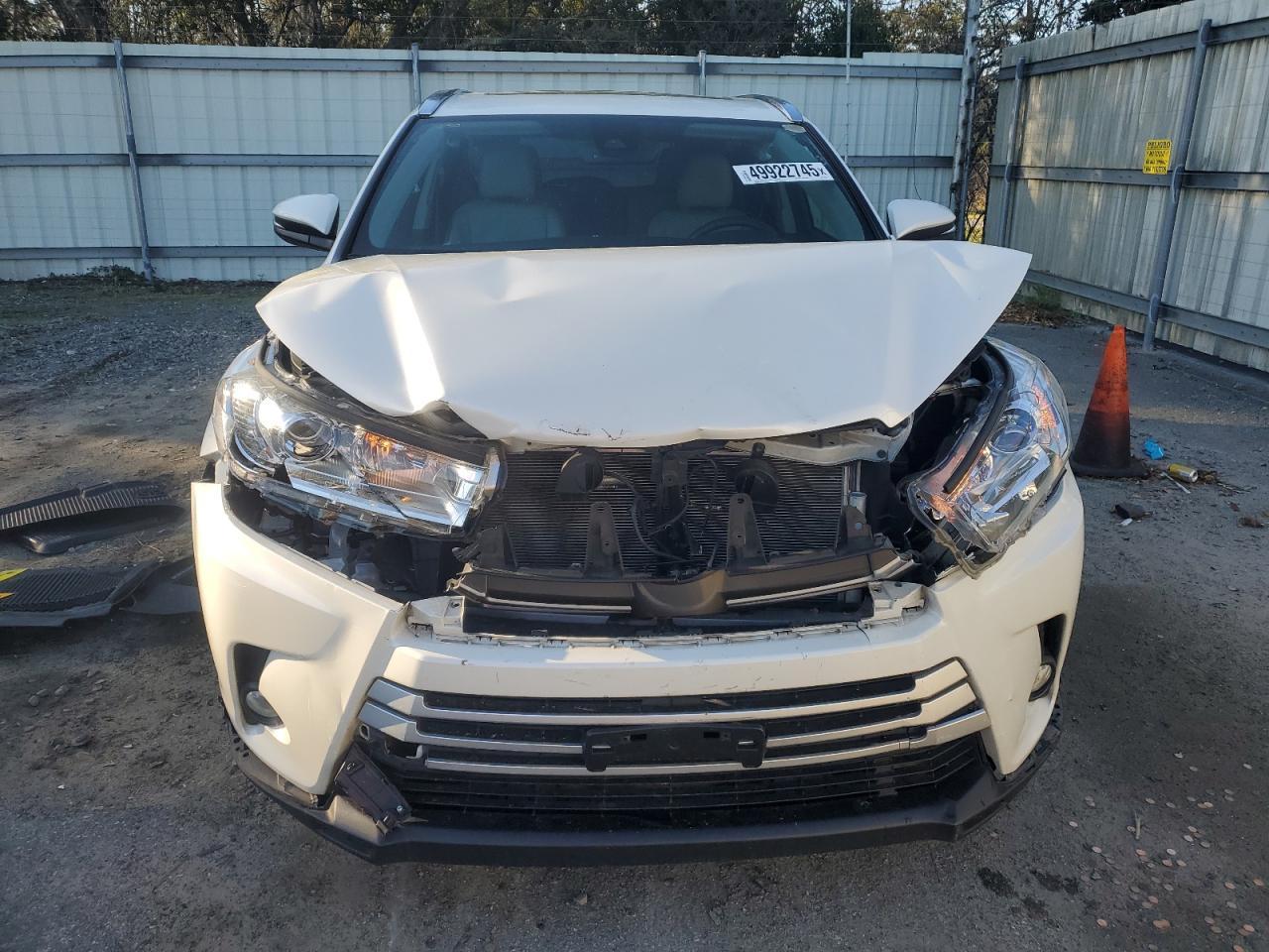 2018 Toyota Highlander Se - Фото 5