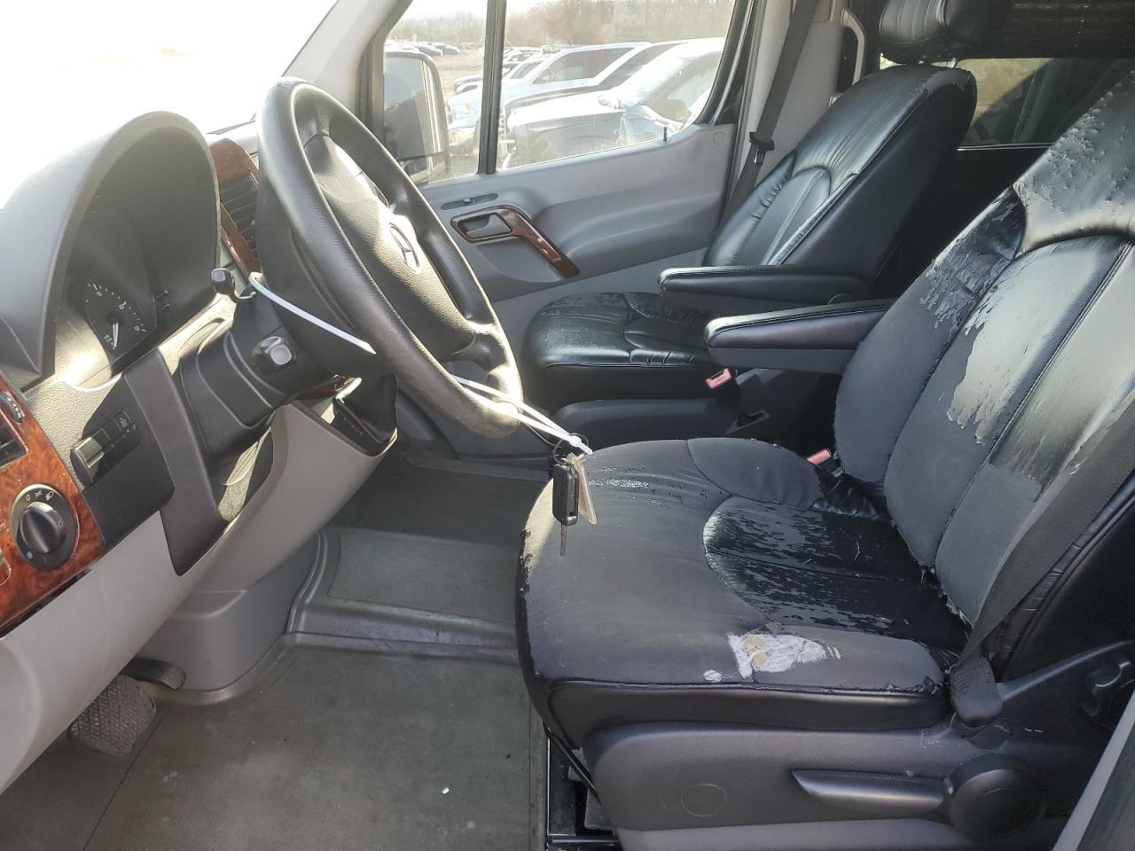 2014 Mercedes-Benz Sprinter 2500 - Image 7