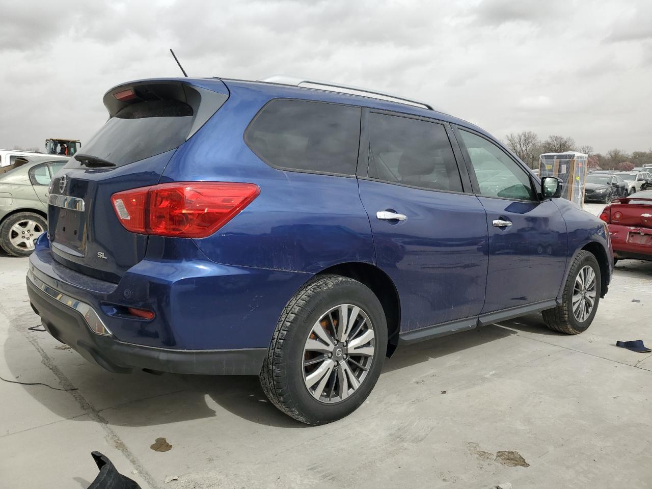 2018 Nissan Pathfinder S - Фото 3