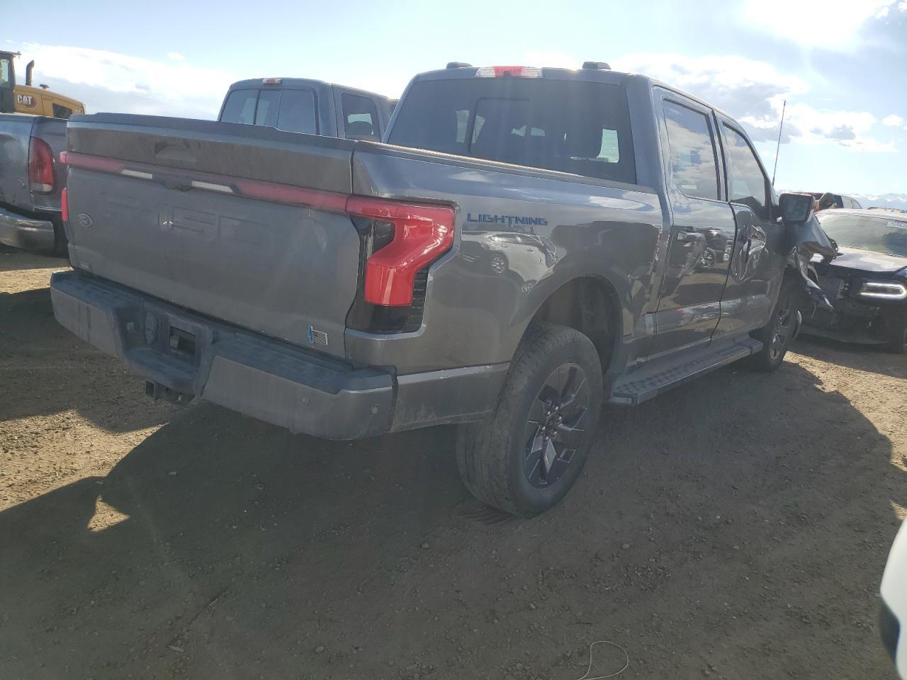 2023 Ford F150 Lightning Pro - Фото 3