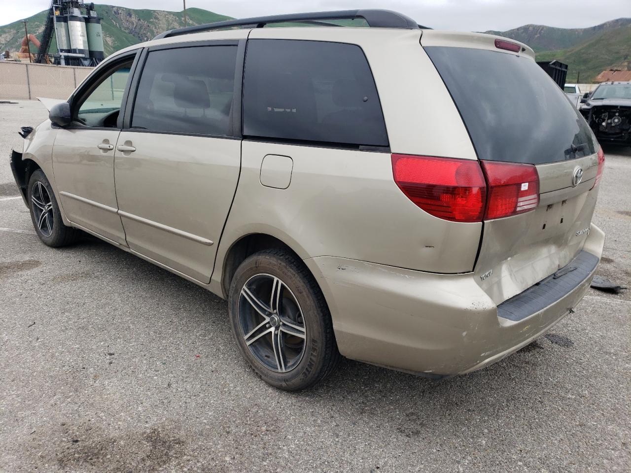 2004 Toyota Sienna Le - Image 2