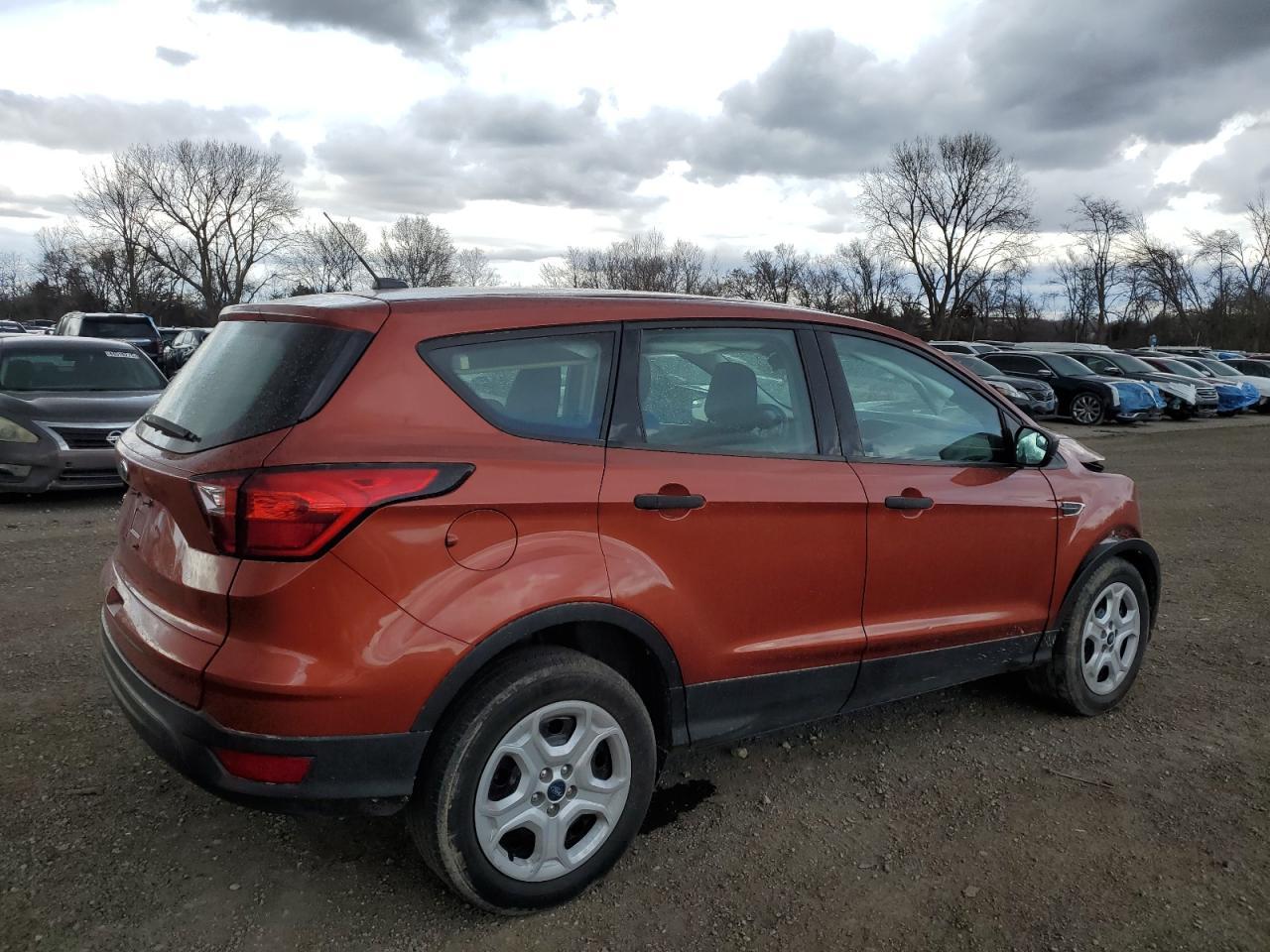 2019 Ford Escape S - Image 3
