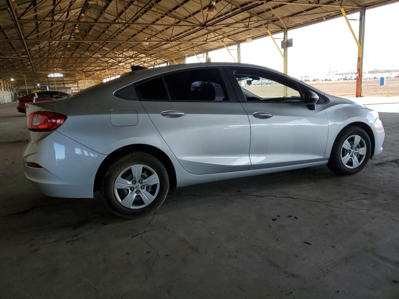 2017 Chevrolet Cruze Ls - Фото 3