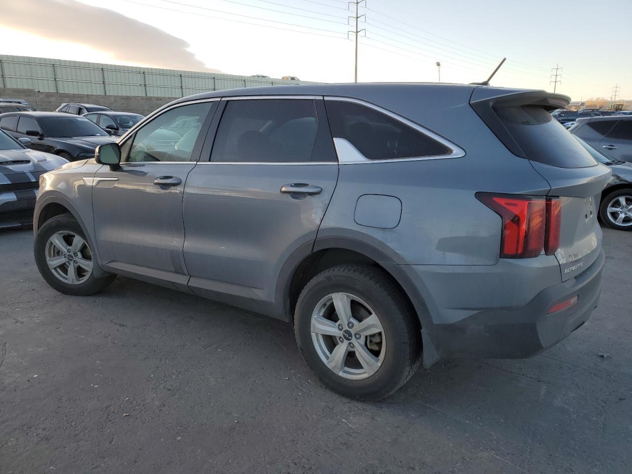 2023 Kia Sorento Lx - Image 2