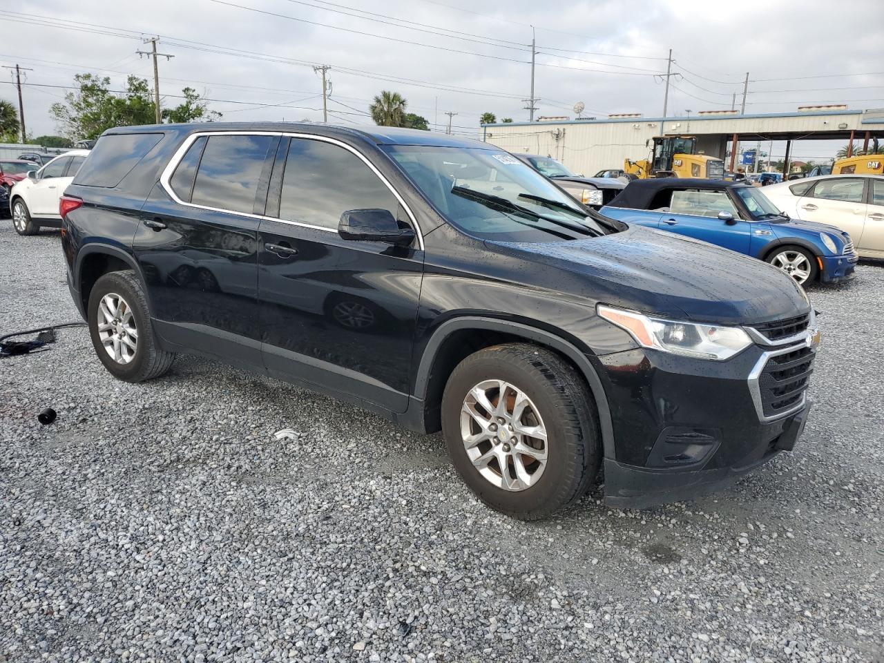2018 Chevrolet Traverse Ls - Фото 4