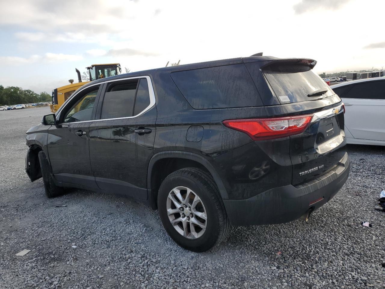 2018 Chevrolet Traverse Ls - Фото 2