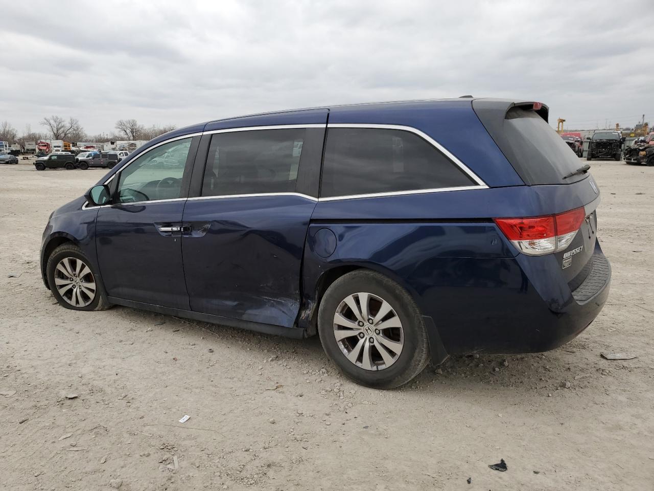 2016 Honda Odyssey Se - Фото 2
