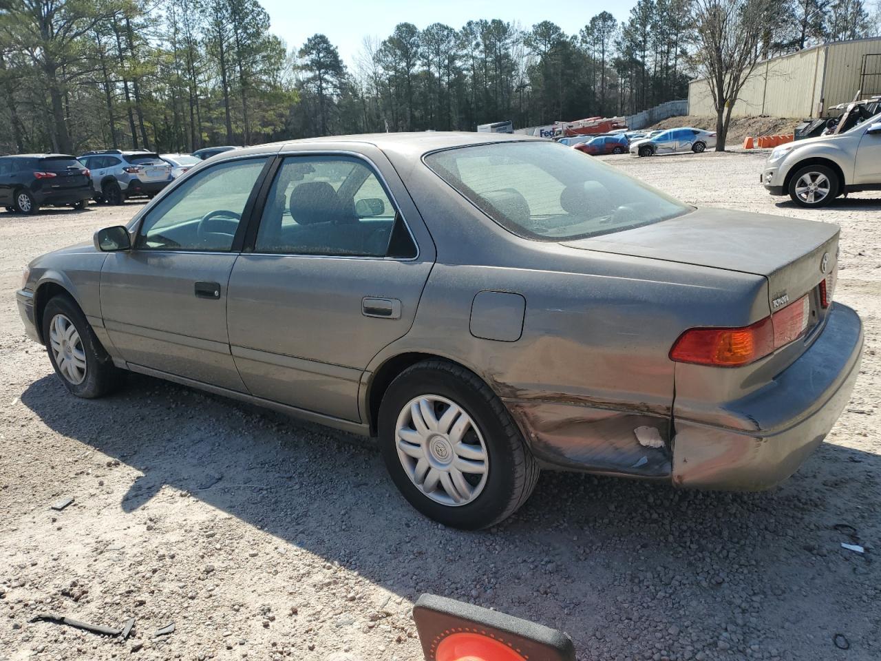 2001 Toyota Camry Ce - Фото 2
