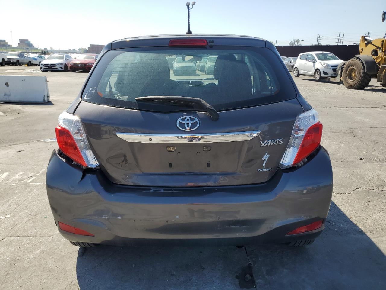 2014 Toyota Yaris - Image 6