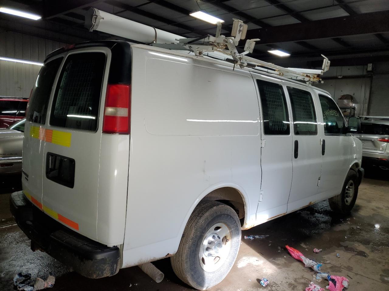 2013 Chevrolet Express G2500 - Фото 3