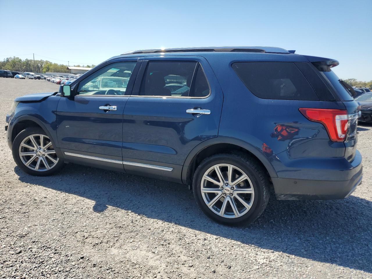 2016 Ford Explorer Limited - Image 2