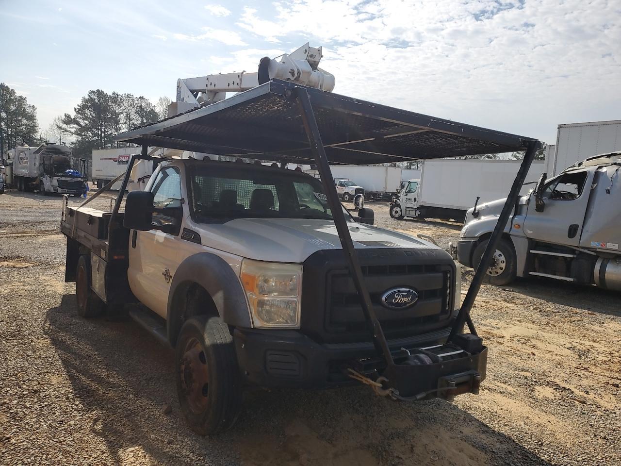 2011 Ford F550 Super Duty - Фото 4