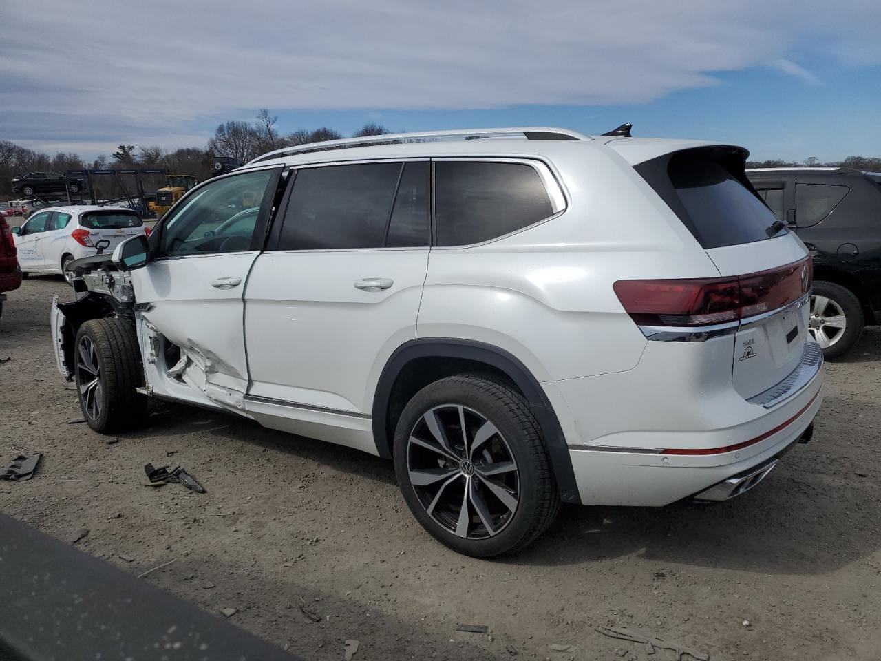 2024 Volkswagen Atlas Sel Premium R-Line - Image 2