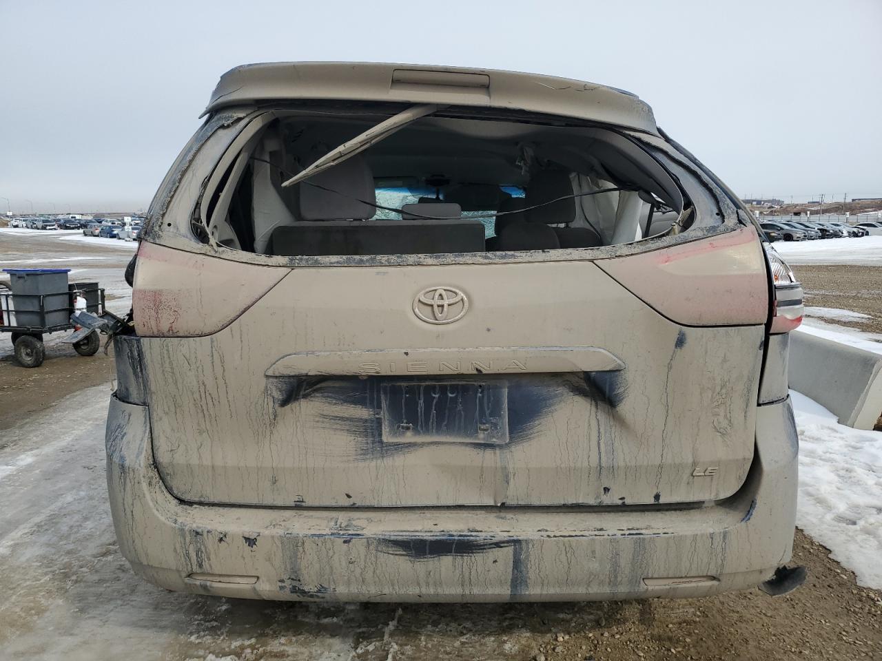 2015 Toyota Sienna Le 8-Passenger - Фото 6