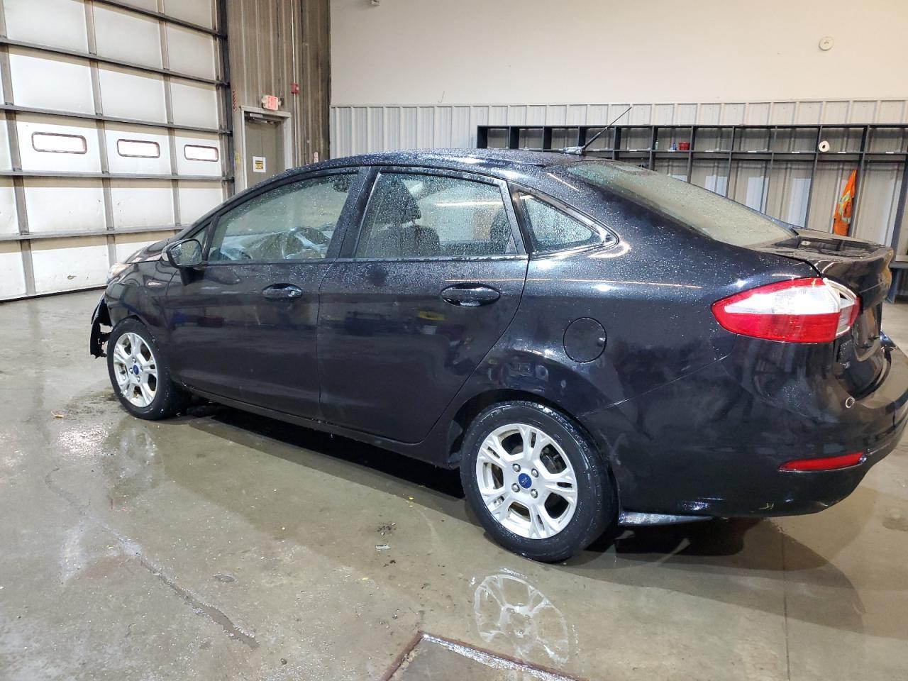 2014 Ford Fiesta Se - Фото 2