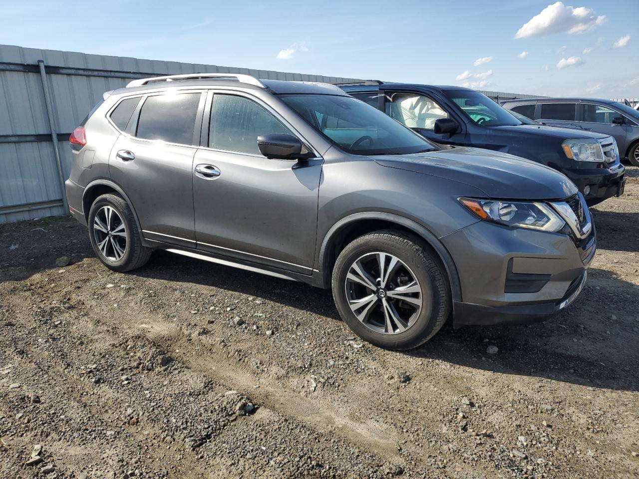 2020 Nissan Rogue S - Фото 4