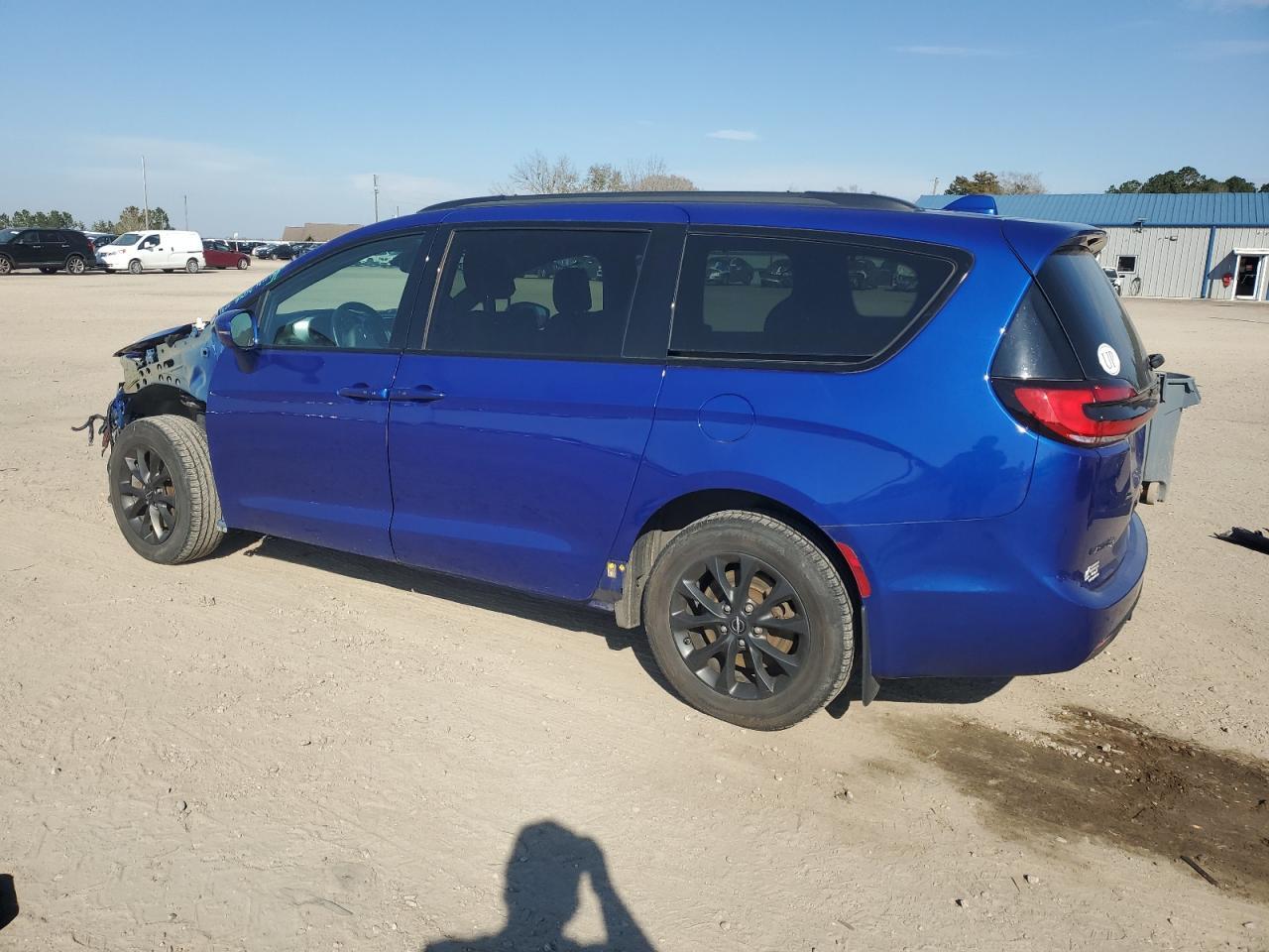 2021 Chrysler Pacifica Touring L - Фото 2