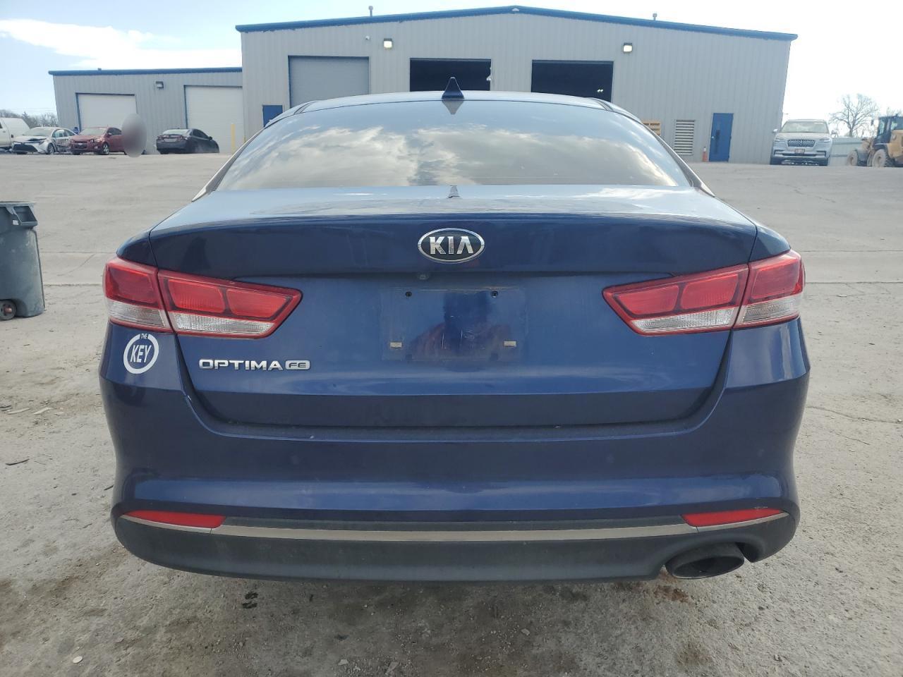 2017 Kia Optima Lx - Фото 6