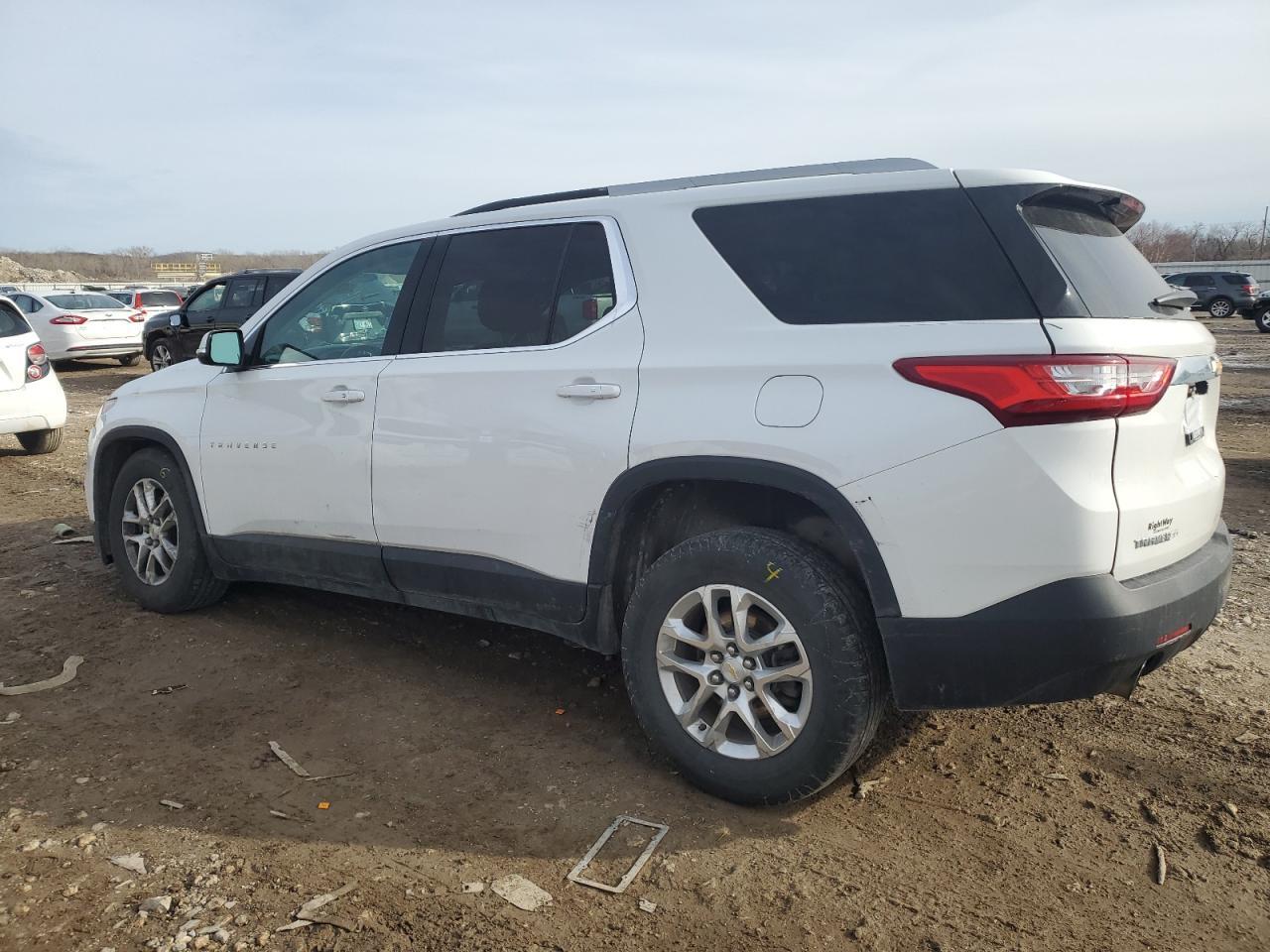 2018 Chevrolet Traverse Lt - Фото 2