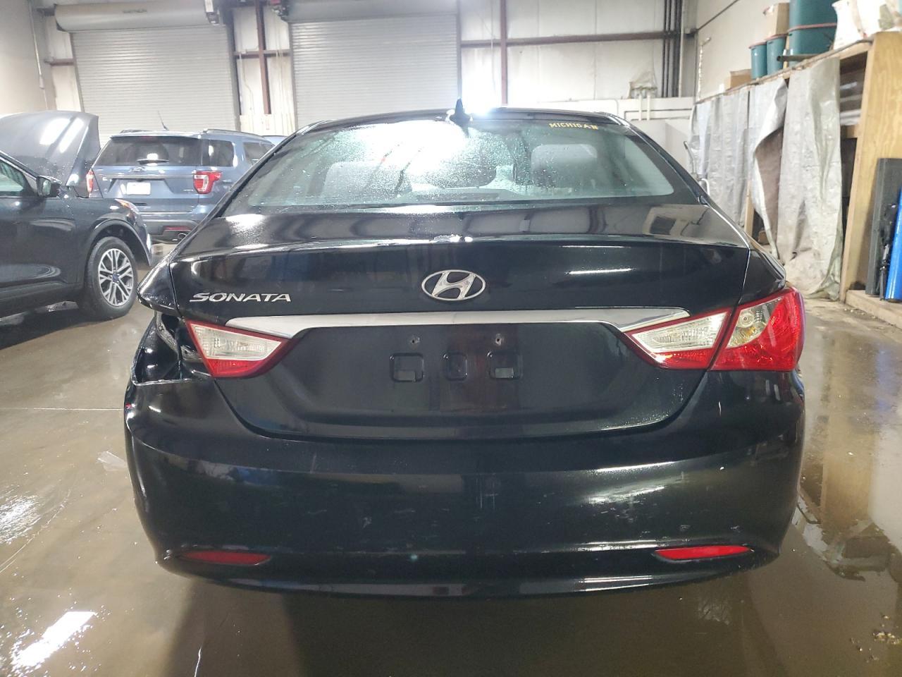 2011 Hyundai Sonata Gls - Image 6