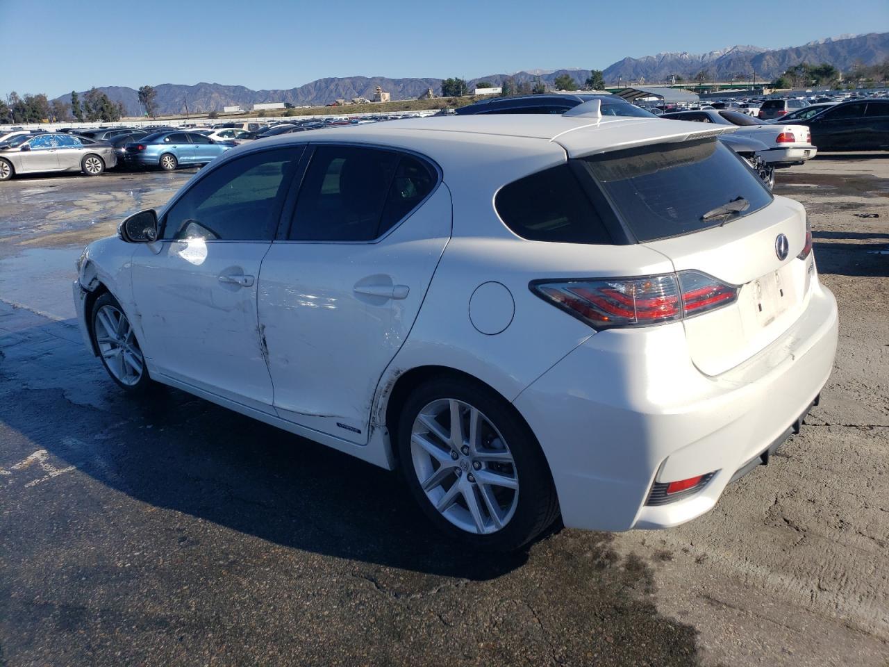 2014 Lexus Ct 200 - Image 2