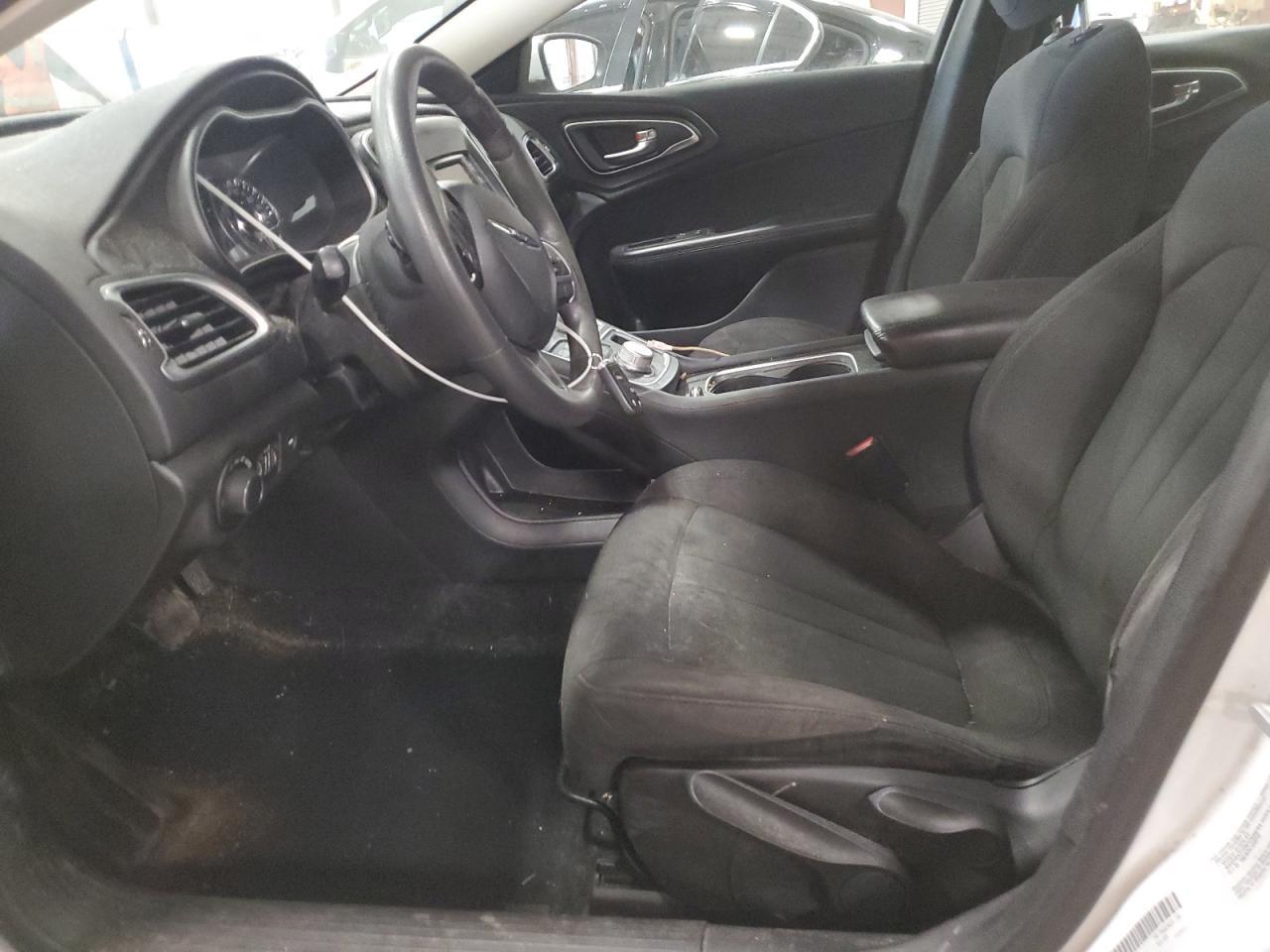 2015 Chrysler 200 Limited - Фото 7