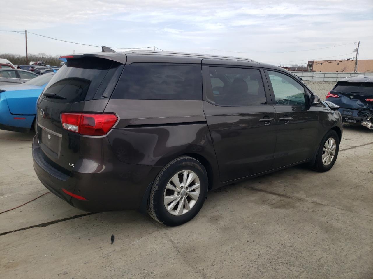 2016 Kia Sedona Lx - Image 3