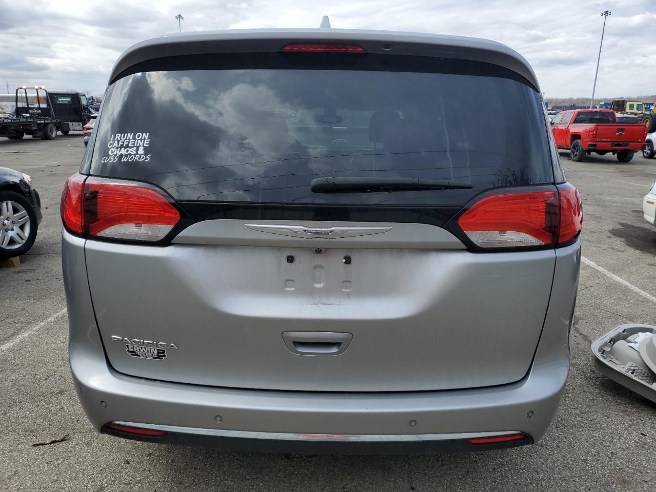 2017 Chrysler Pacifica Touring L - Image 6