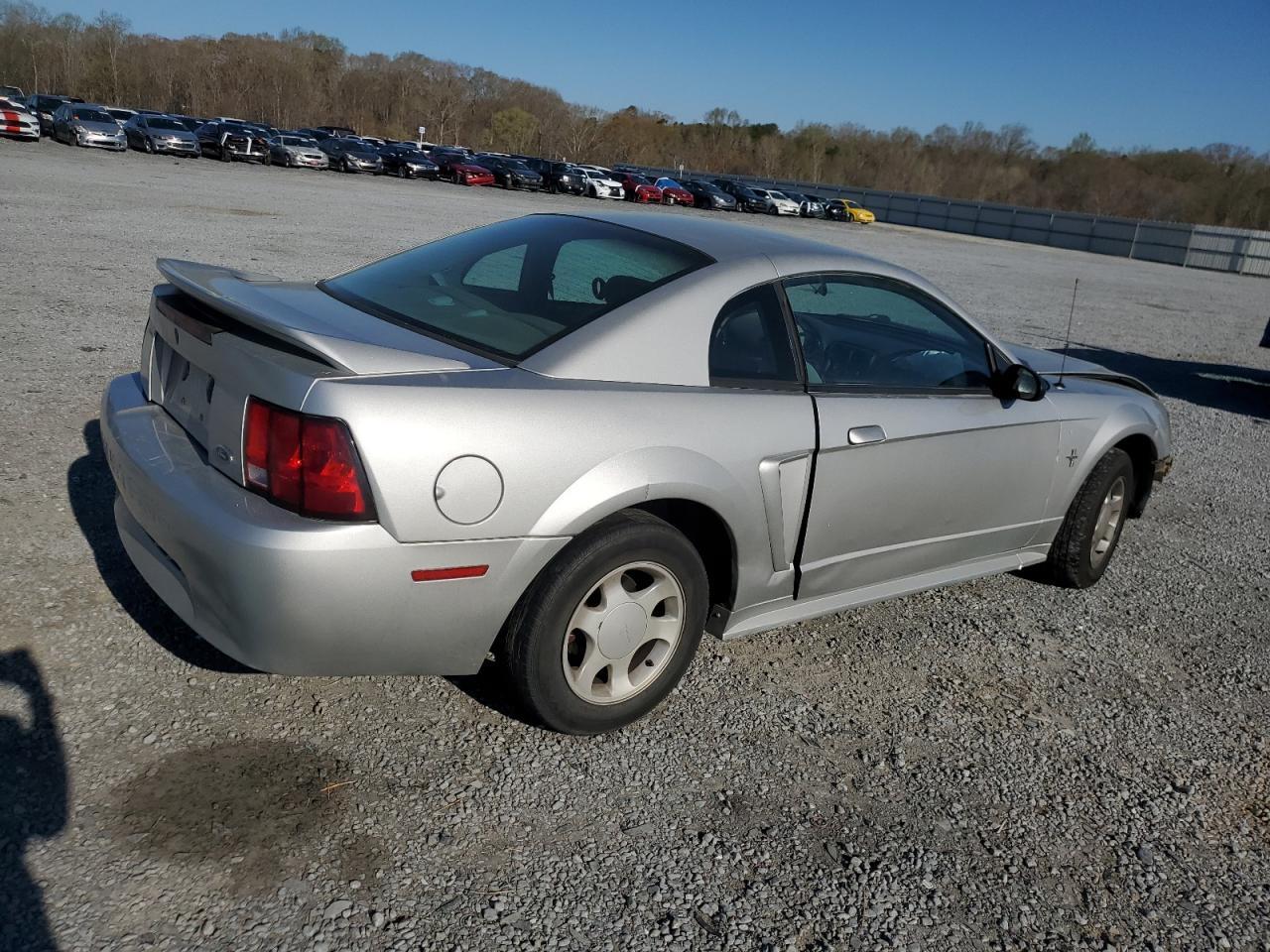 2000 Ford Mustang - Image 3