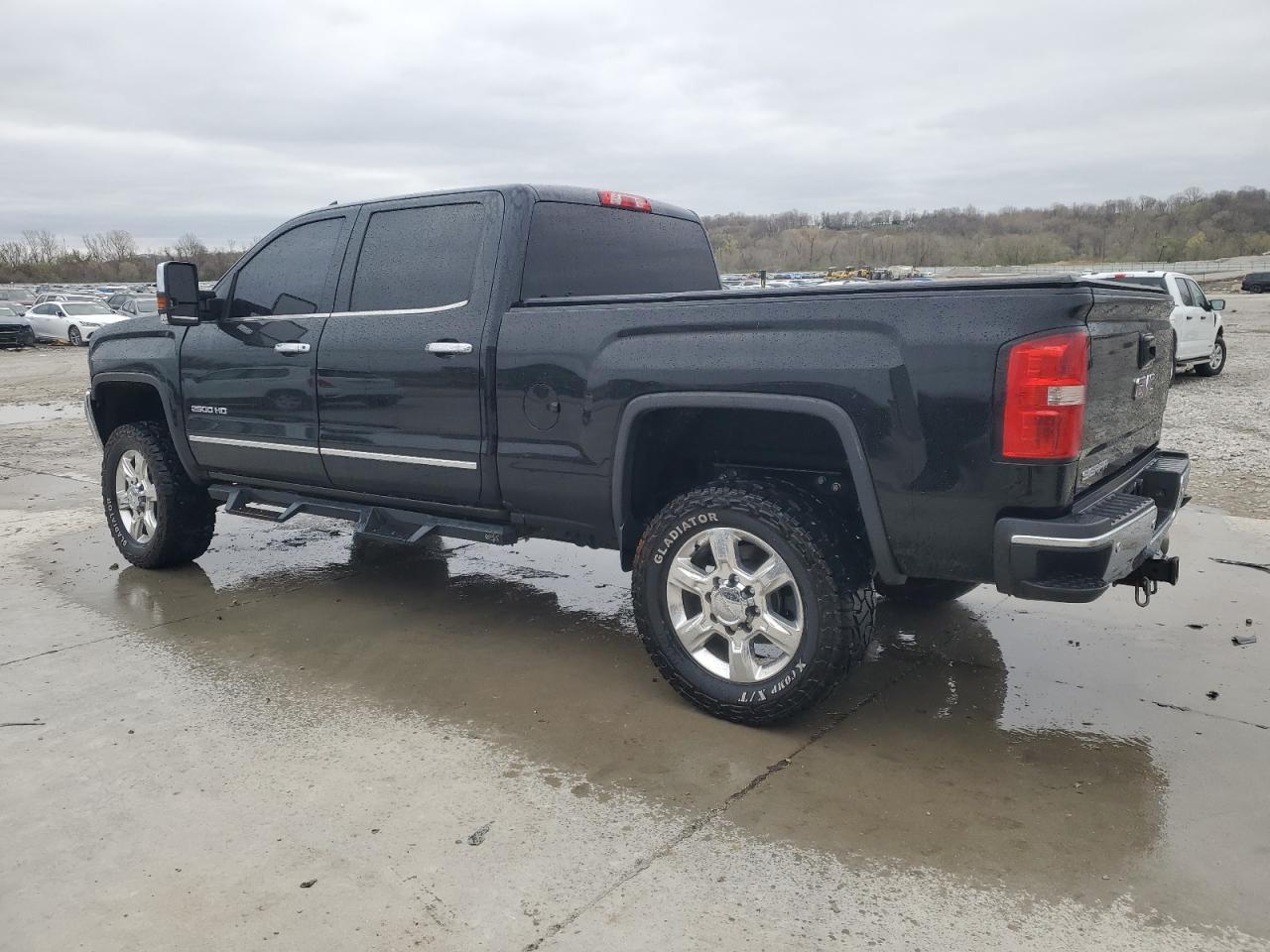 2017 GMC Sierra K2500 Slt - Image 2