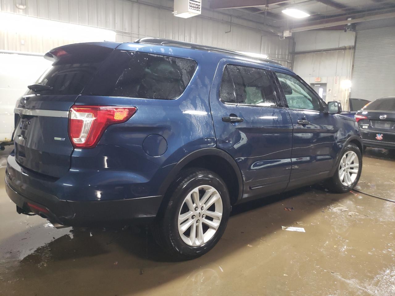 2016 Ford Explorer - Фото 3