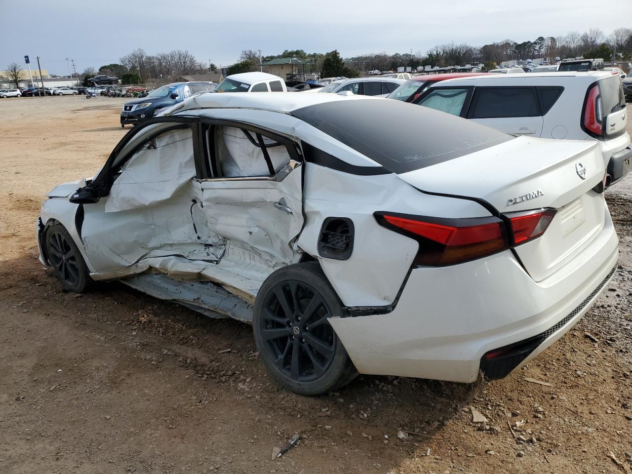 2019 Nissan Altima S - Фото 2