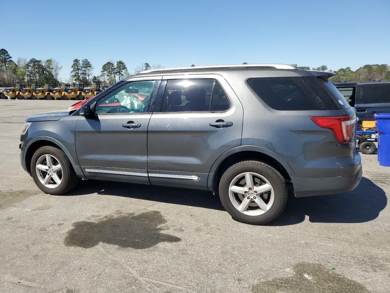 2016 Ford Explorer Xlt - Image 2