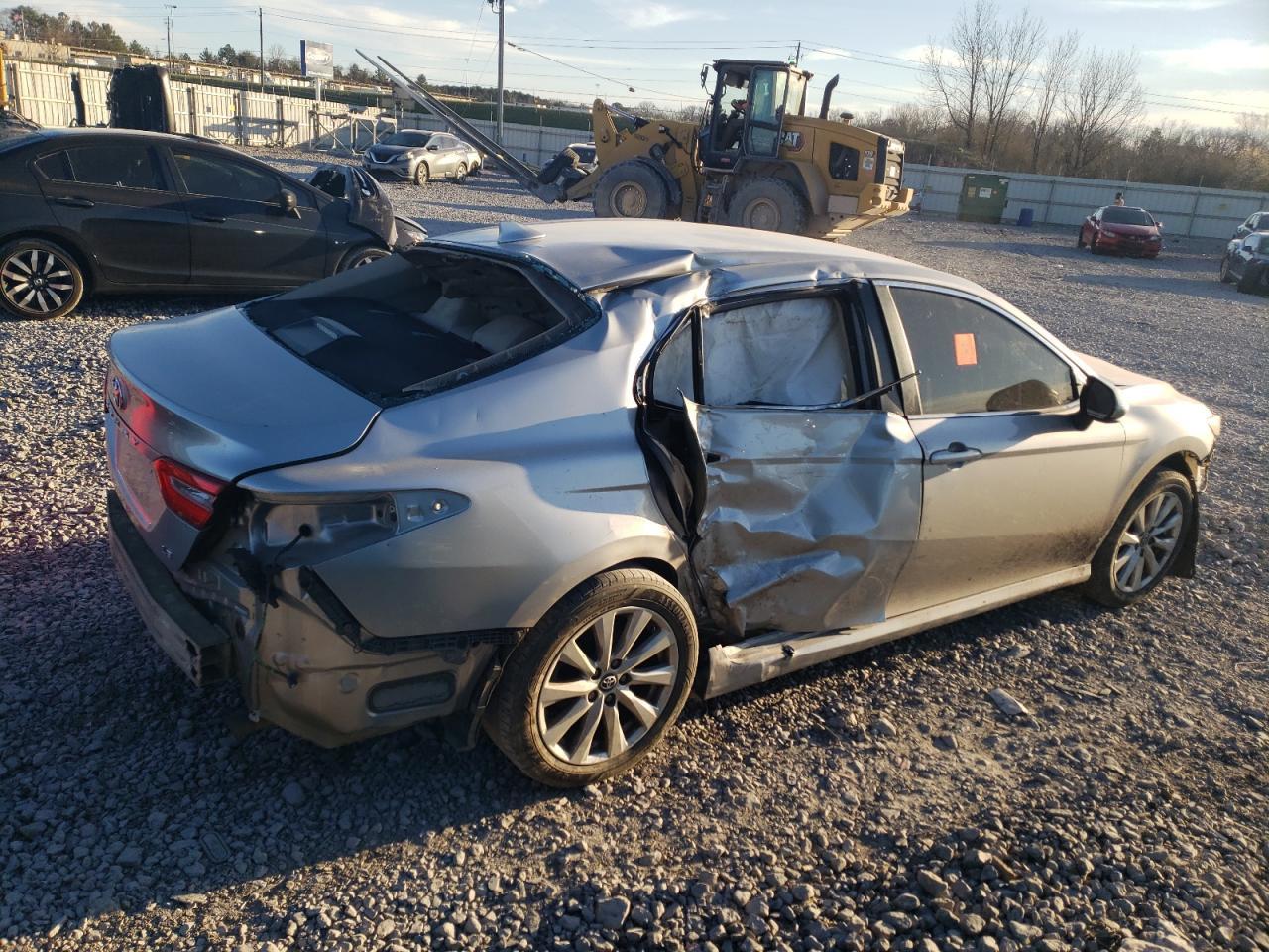 2019 Toyota Camry L - Фото 3