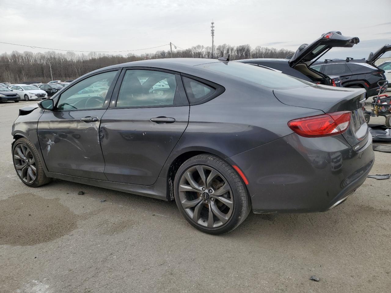 2016 Chrysler 200 S - Фото 2
