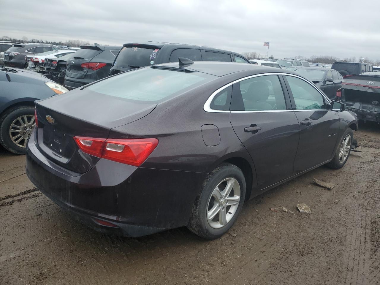 2020 Chevrolet Malibu Ls - Фото 3