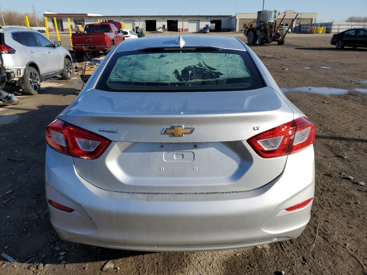 2018 Chevrolet Cruze Lt - Image 6