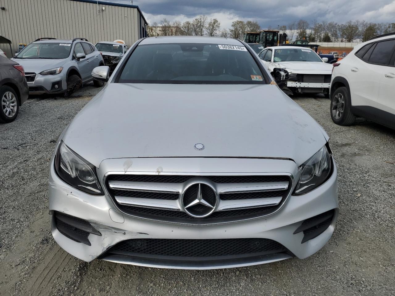 2017 Mercedes-Benz E 300 4Matic - Фото 5