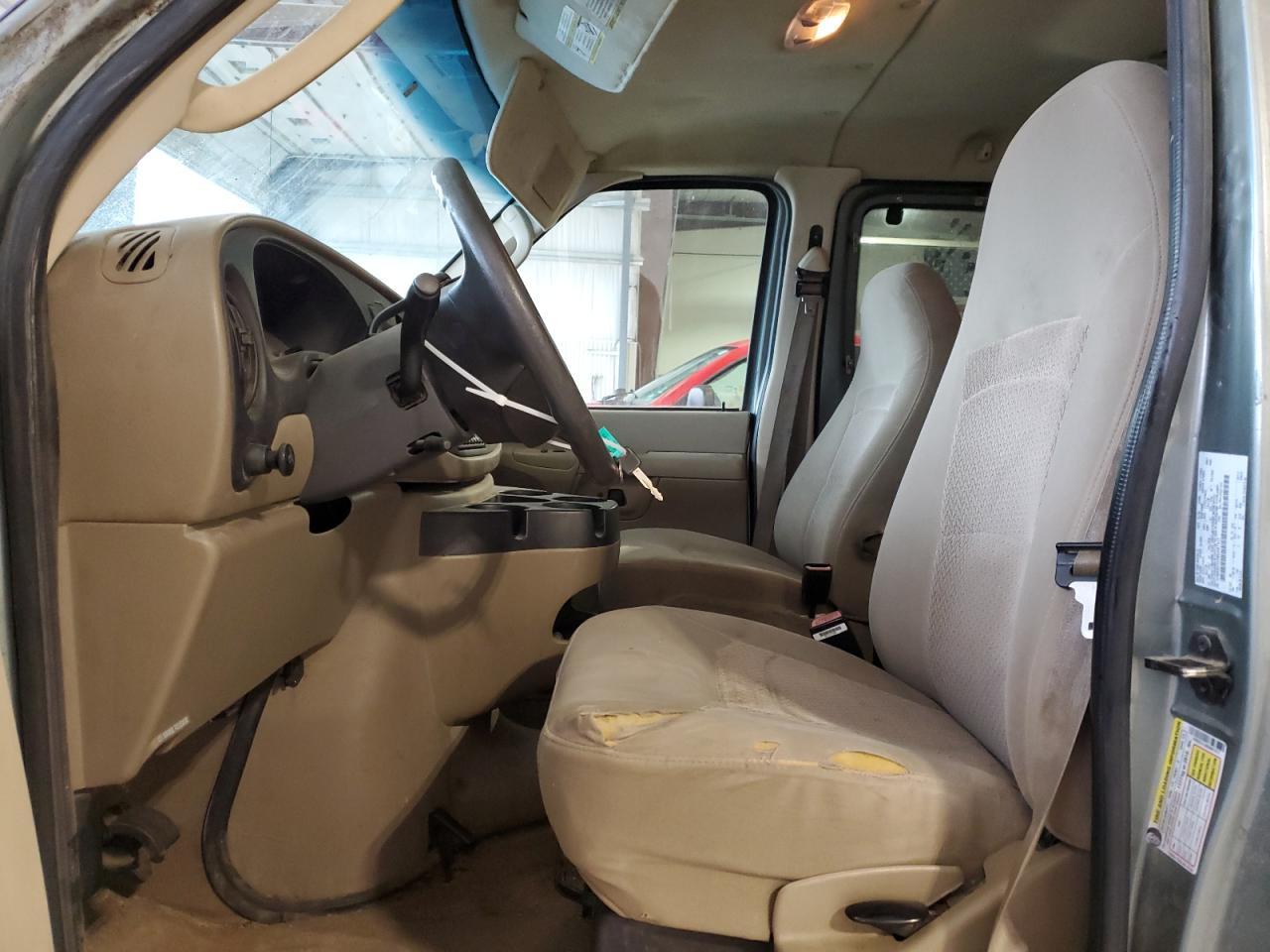 2006 Ford Econoline E350 Super Duty Wagon - Image 7