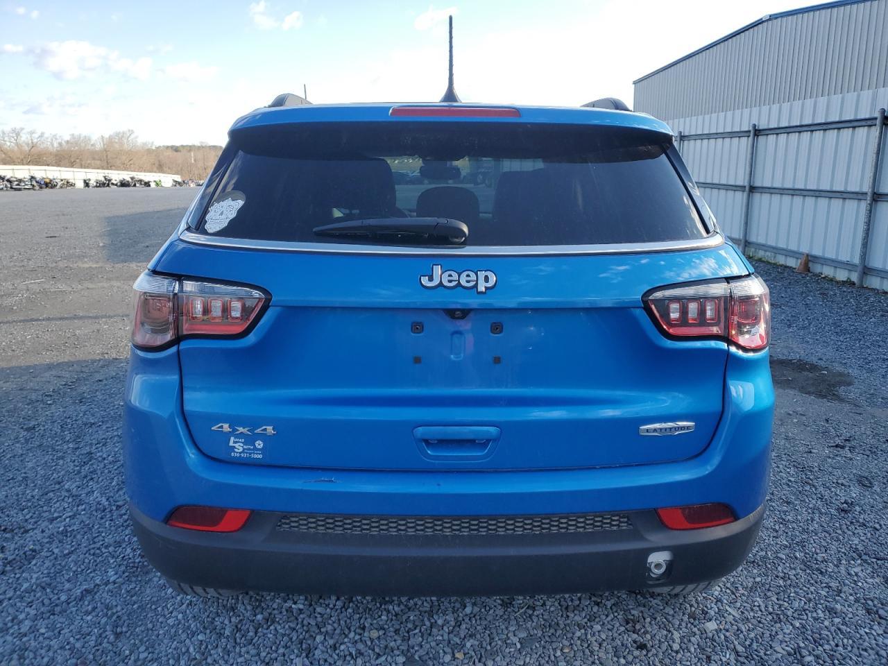 2022 Jeep Compass Latitude - Image 6