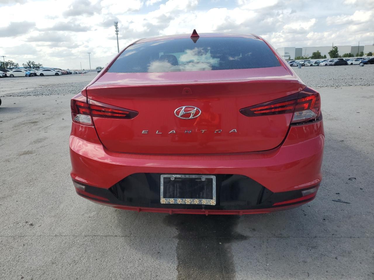 2020 Hyundai Elantra Sel - Фото 6