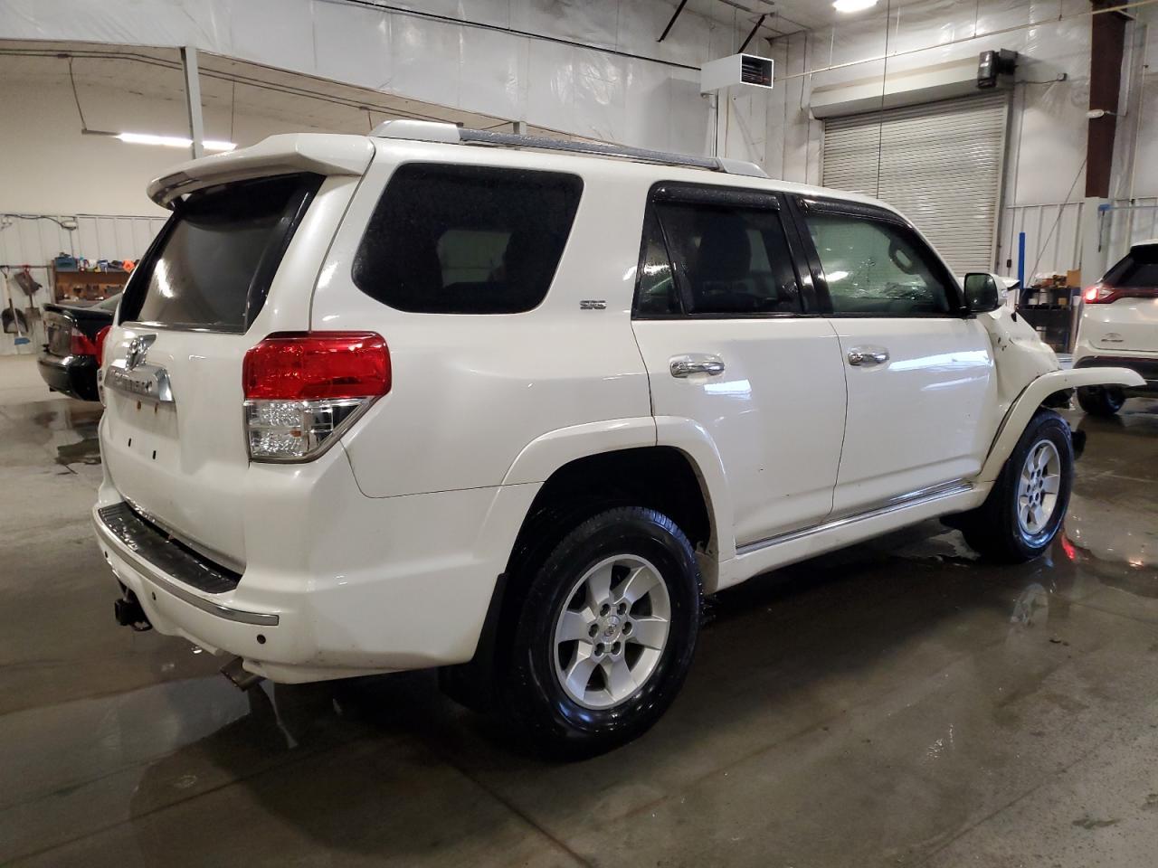 2011 Toyota 4Runner Sr5 - Фото 3