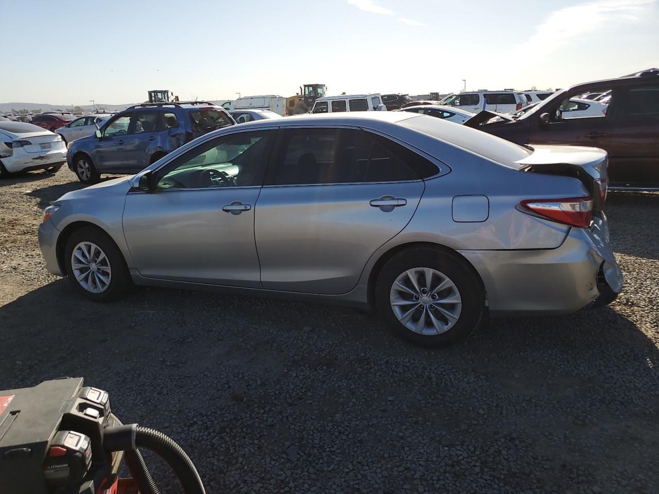 2015 Toyota Camry Le - Image 2